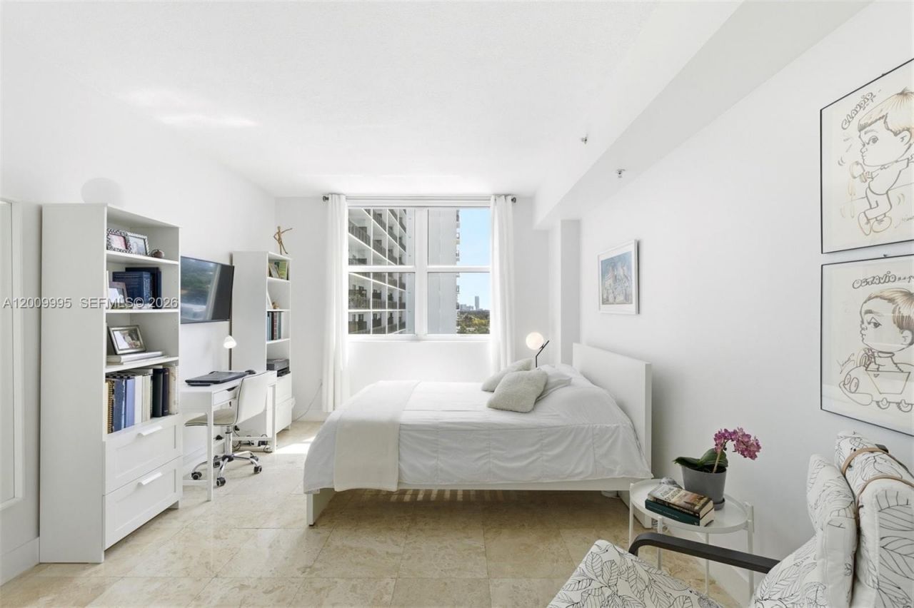 3180 Coral Way, Unit 902, Miami, FL 33145 Photo