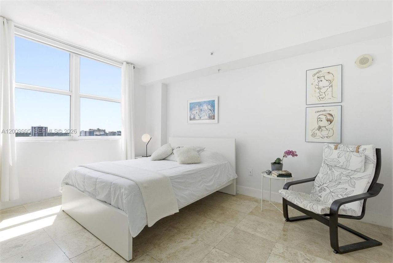 3180 Coral Way, Unit 902, Miami, FL 33145 Photo