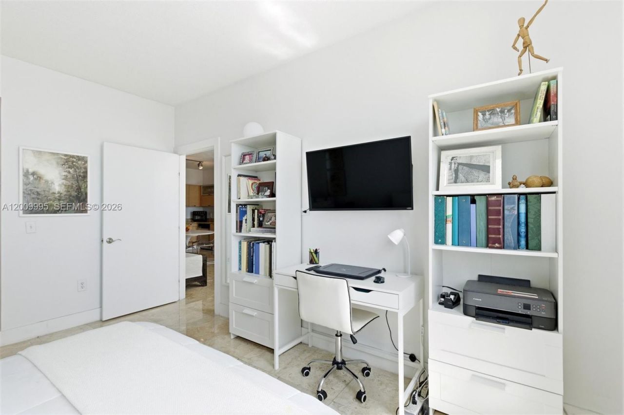 3180 Coral Way, Unit 902, Miami, FL 33145 Photo