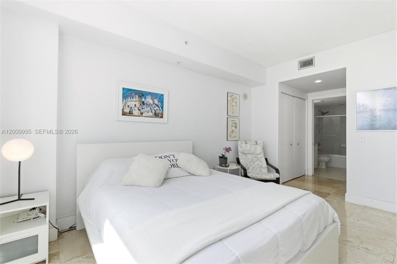3180 Coral Way, Unit 902, Miami, FL 33145 Photo