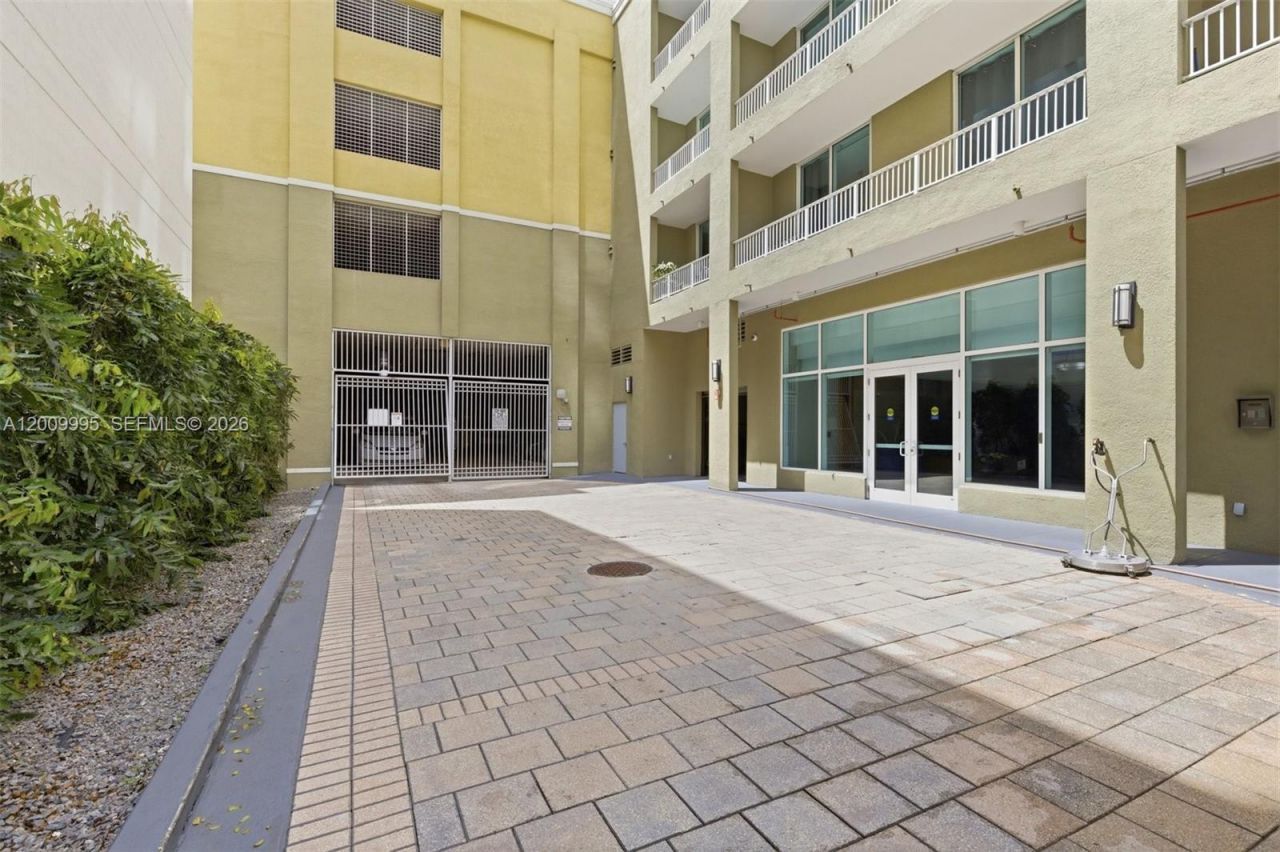 3180 Coral Way, Unit 902, Miami, FL 33145 Photo