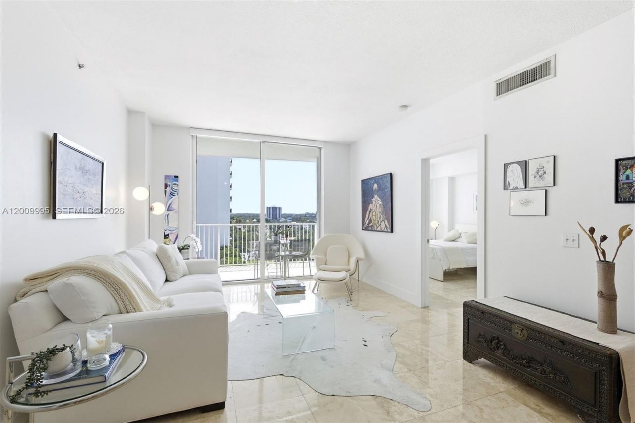 3180 Coral Way, Unit 902, Miami, FL 33145 Photo