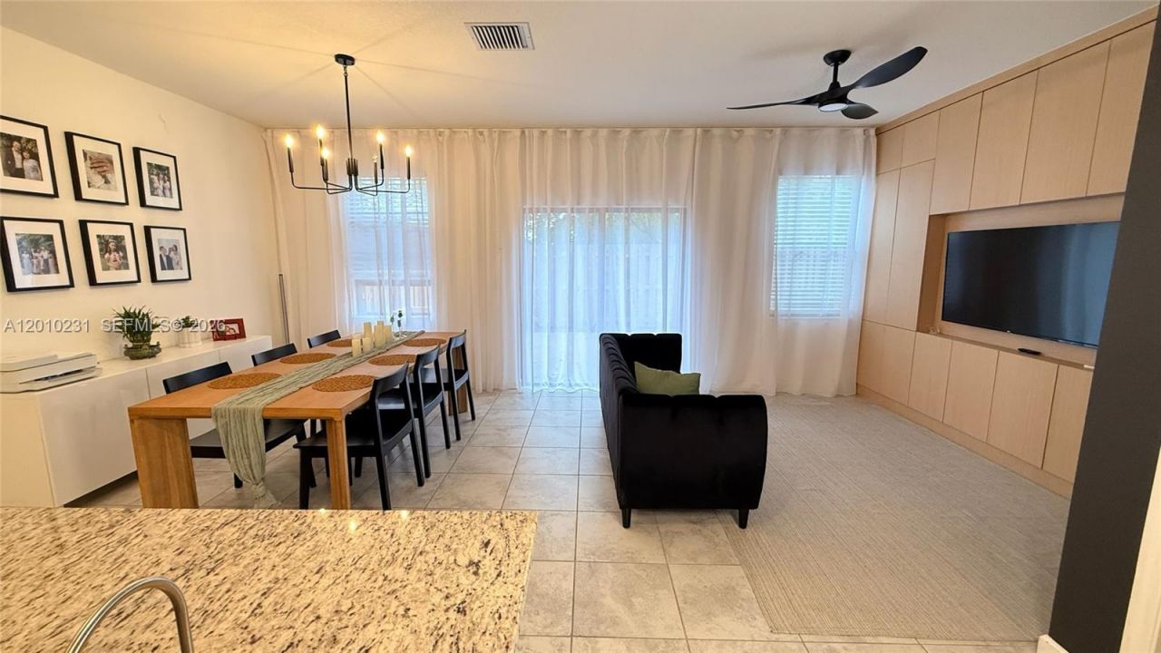 20761 NE 2nd Ct, Miami, FL 33179 Photo