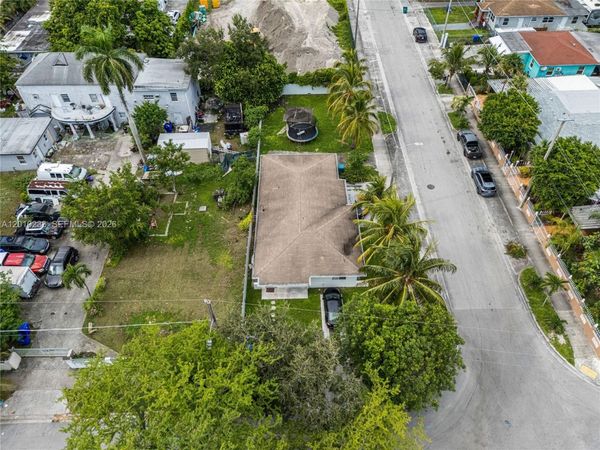 301 NW 34th St , Miami, FL 33127