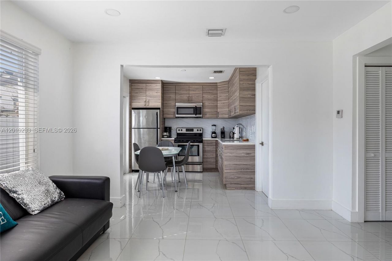 301 NW 34th St , Miami, FL 33127 Photo