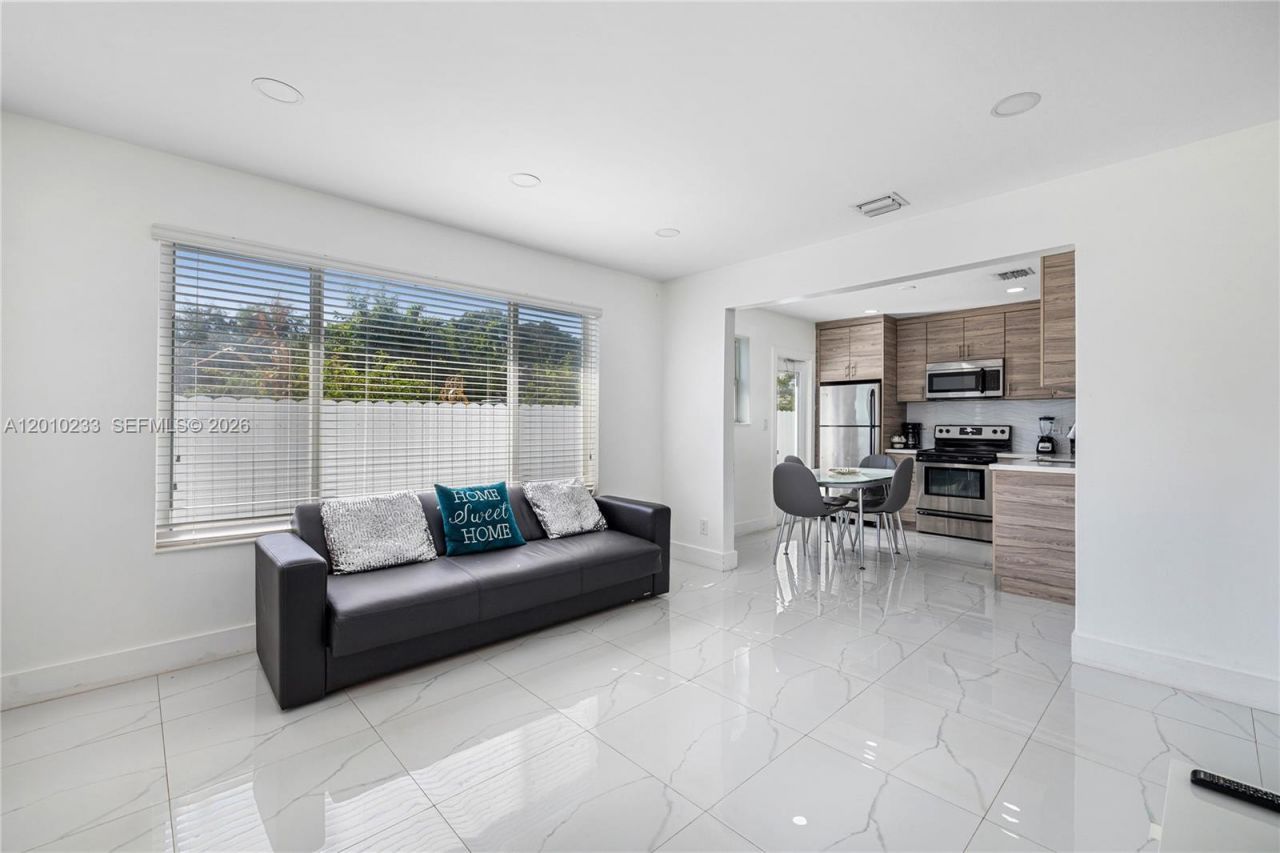 301 NW 34th St , Miami, FL 33127 Photo