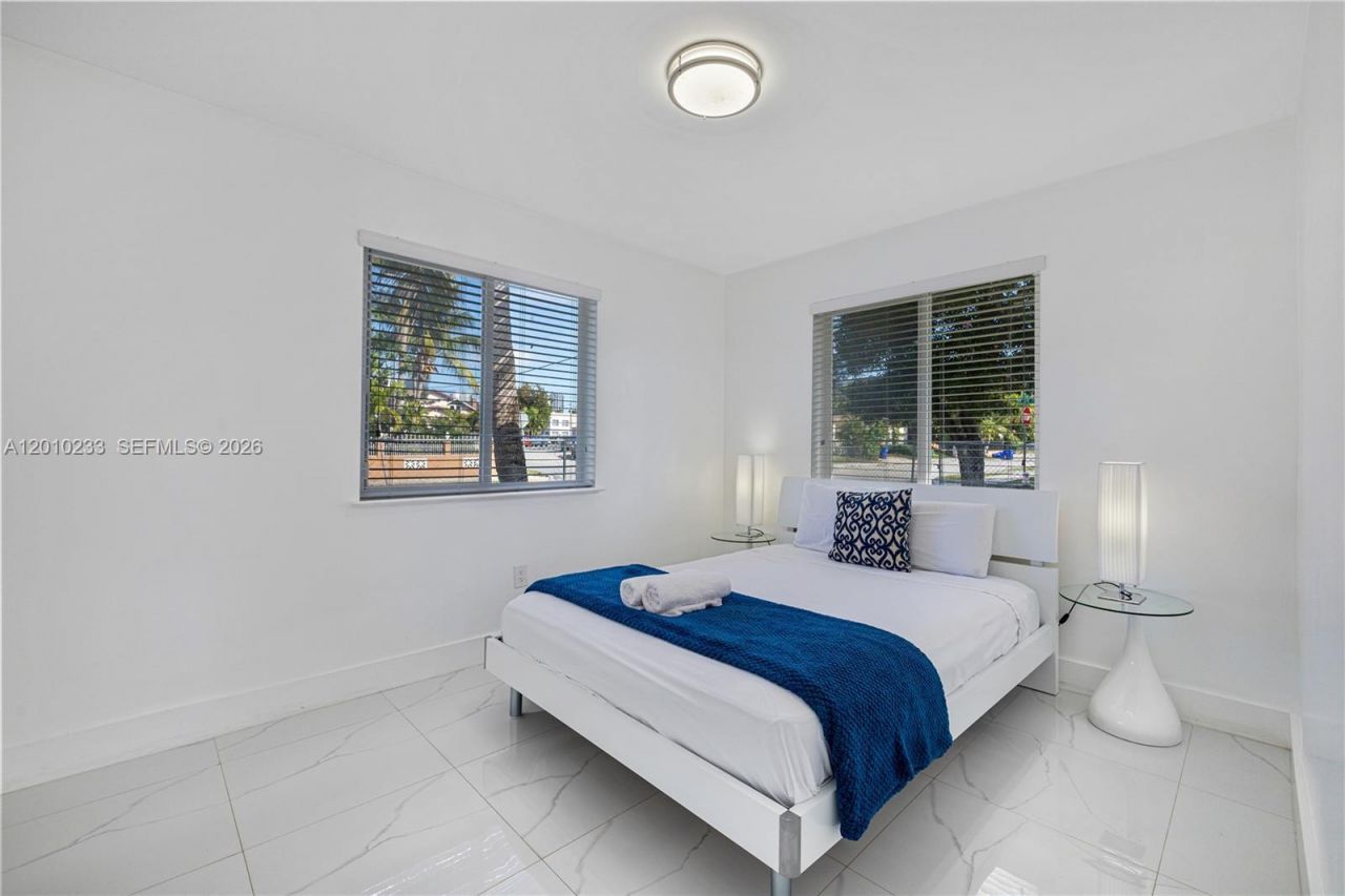 301 NW 34th St , Miami, FL 33127 Photo