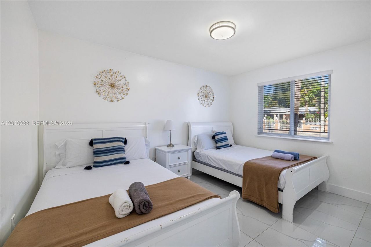301 NW 34th St , Miami, FL 33127 Photo
