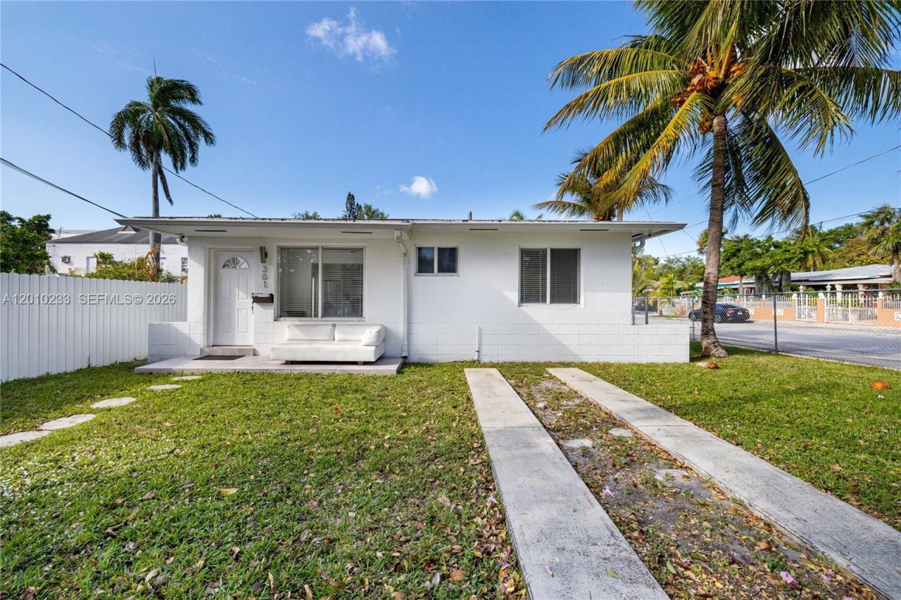 301 NW 34th St , Miami, FL 33127 Photo