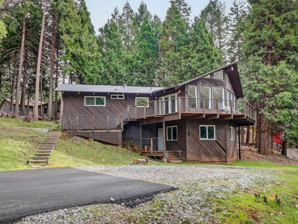 7115 Lakewood Dr, Pollock Pines, CA 95726