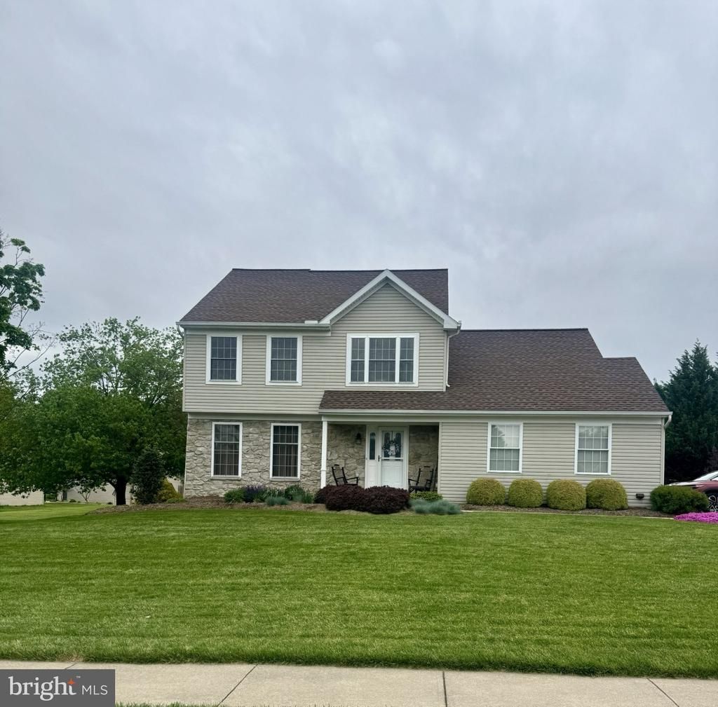 20 OLDE HICKORY ROAD, MOUNT WOLF, PA 17347