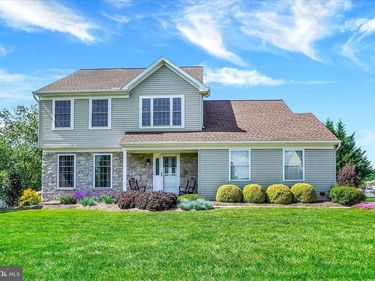 20 OLDE HICKORY ROAD, MOUNT WOLF, PA 17347