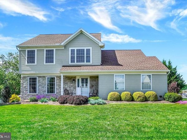 20 OLDE HICKORY ROAD, MOUNT WOLF, PA 17347