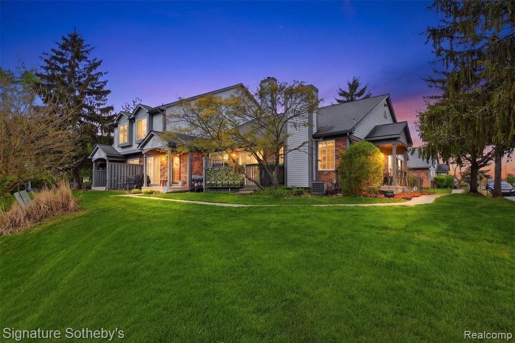 452 Nicolet Street, Walled Lake, MI 48390 Main Photo