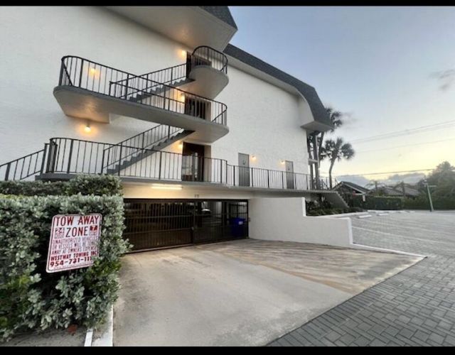 4013 N Ocean Drive N, Unit 109, Lauderdale by the Sea, FL 33308 Photo