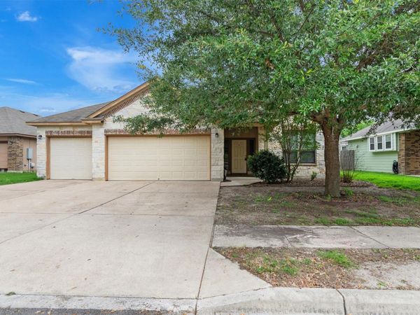1685 Twin CV, Kyle, TX 78640