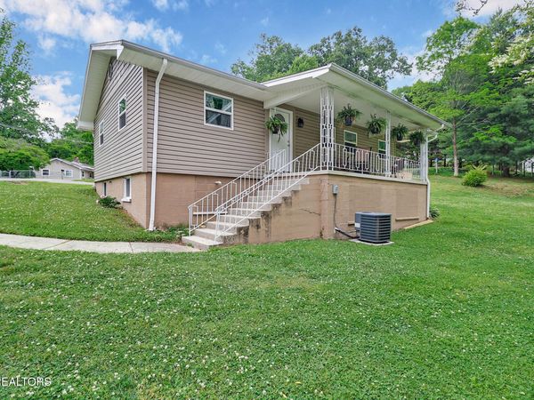 106 Dewey Rd, Oak Ridge, TN 37830