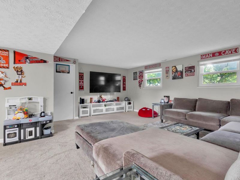 1944 Coghill Drive , Columbus, OH 43229 Photo 13