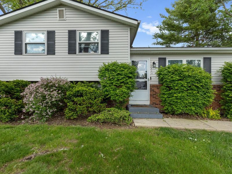 1944 Coghill Drive, Columbus, OH 43229 Photo 2