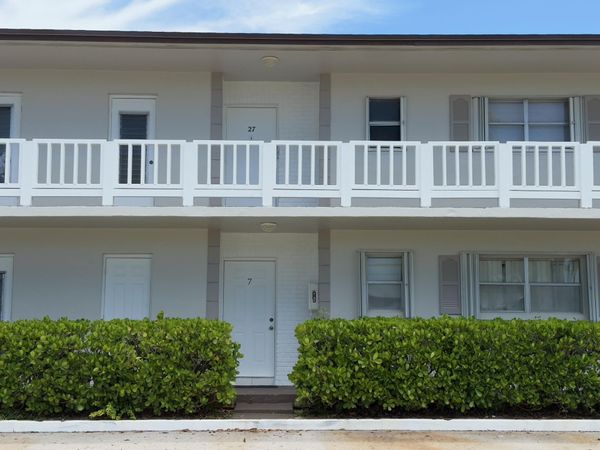 560 SE 2nd Avenue, Deerfield Beach, FL 33441