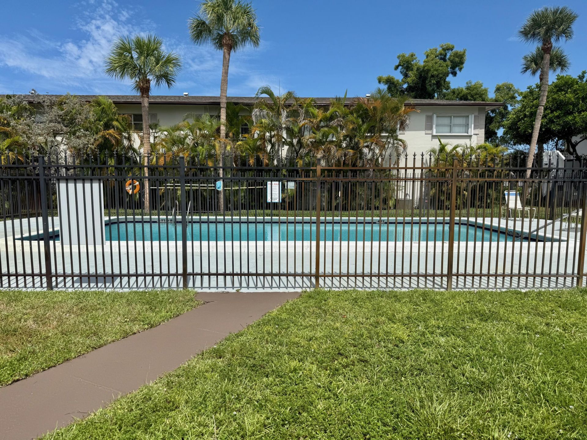 560 SE 2nd Avenue, Deerfield Beach, FL 33441 Photo