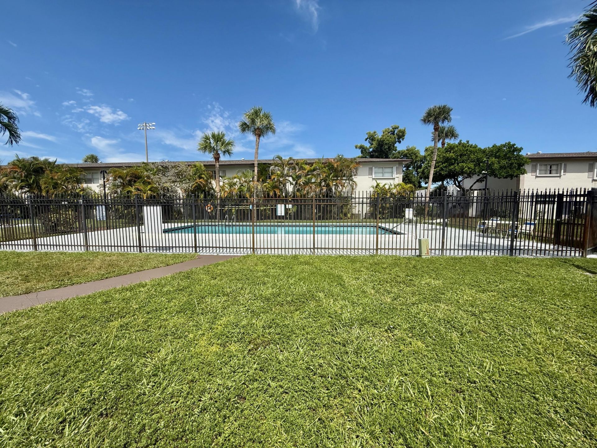 560 SE 2nd Avenue, Deerfield Beach, FL 33441 Photo