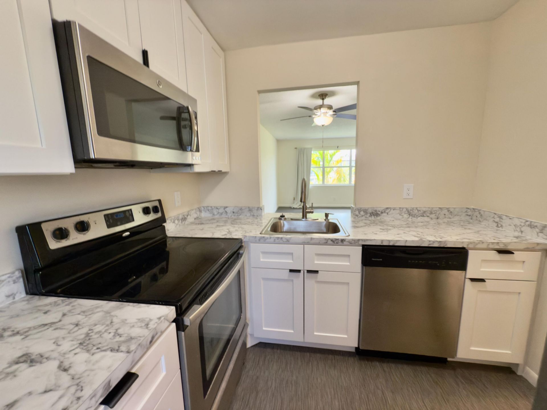 560 SE 2nd Avenue, Deerfield Beach, FL 33441 Photo