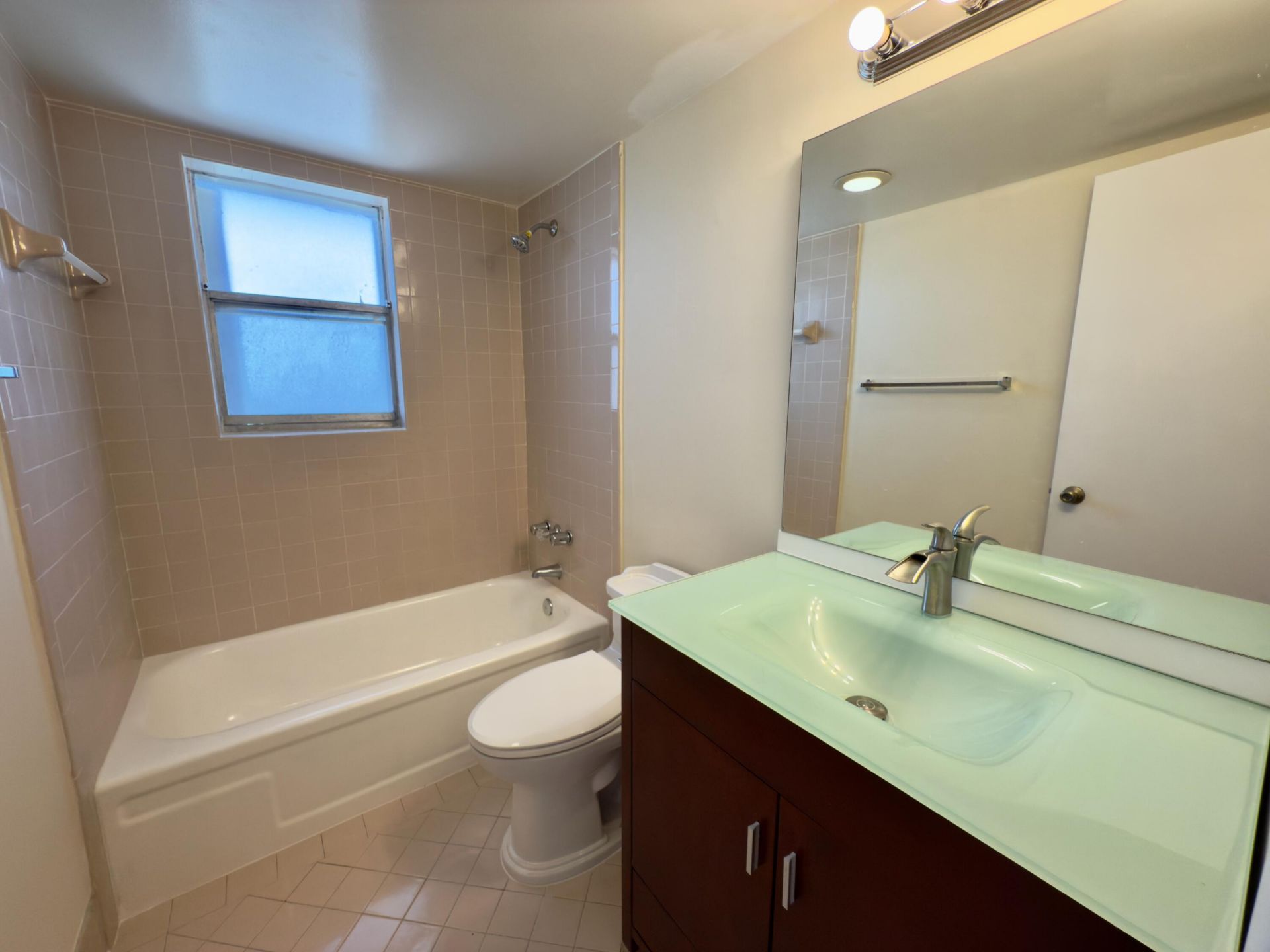 560 SE 2nd Avenue, Deerfield Beach, FL 33441 Photo