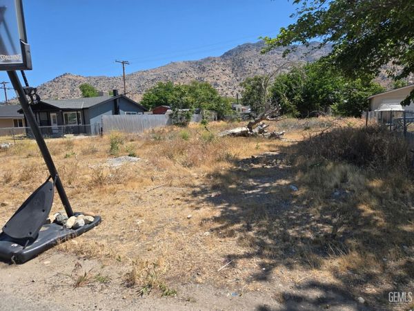 2704 Pinon Street, Lake Isabella, CA 93240