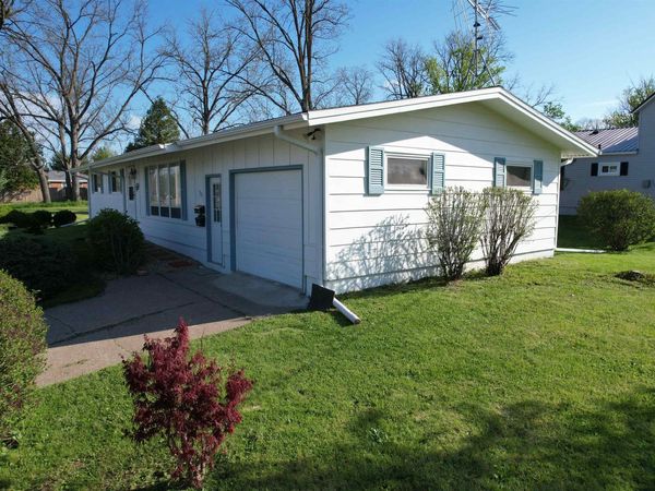 725 Lancaster Street, Platteville, WI 53818