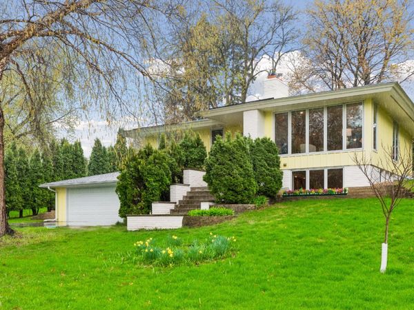 2184 Rosewood Lane N, Roseville, MN 55113