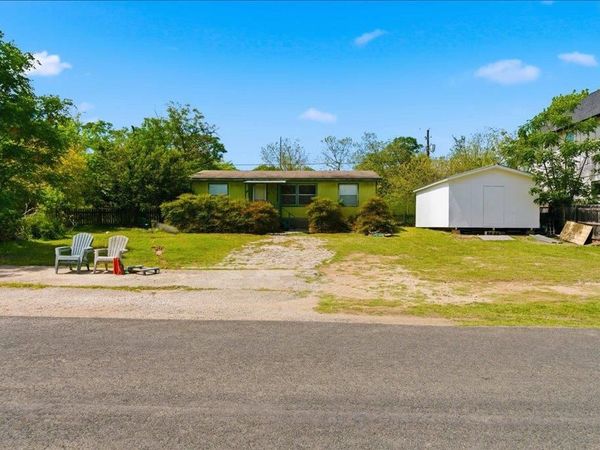 1100 Lipan TRL, Austin, TX 78733