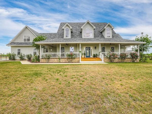 100 Little El Paso RD, Martindale, TX 78655
