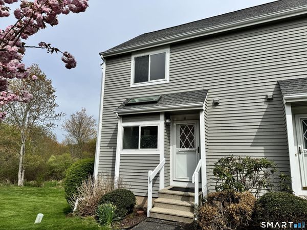 11 Hilltop, Unit 11, Simsbury, CT 06089
