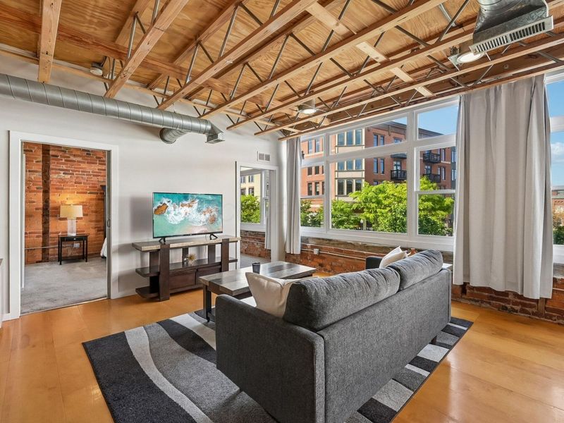 956 N High Street, Unit 2X, Columbus, OH 43201 Photo 5