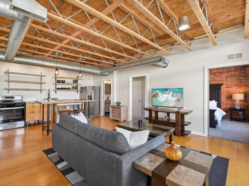 956 N High Street, Unit 2X, Columbus, OH 43201 Photo 6