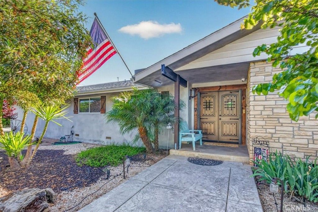 5325 N Greenwood Drive, Clovis, CA 93619 Main Photo