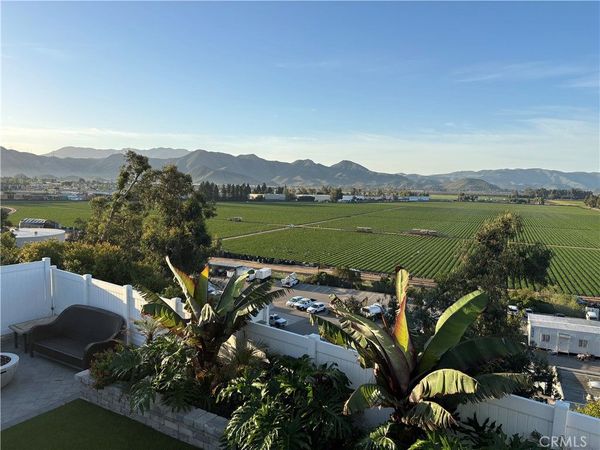 2126 Grandview, Camarillo, CA 93010