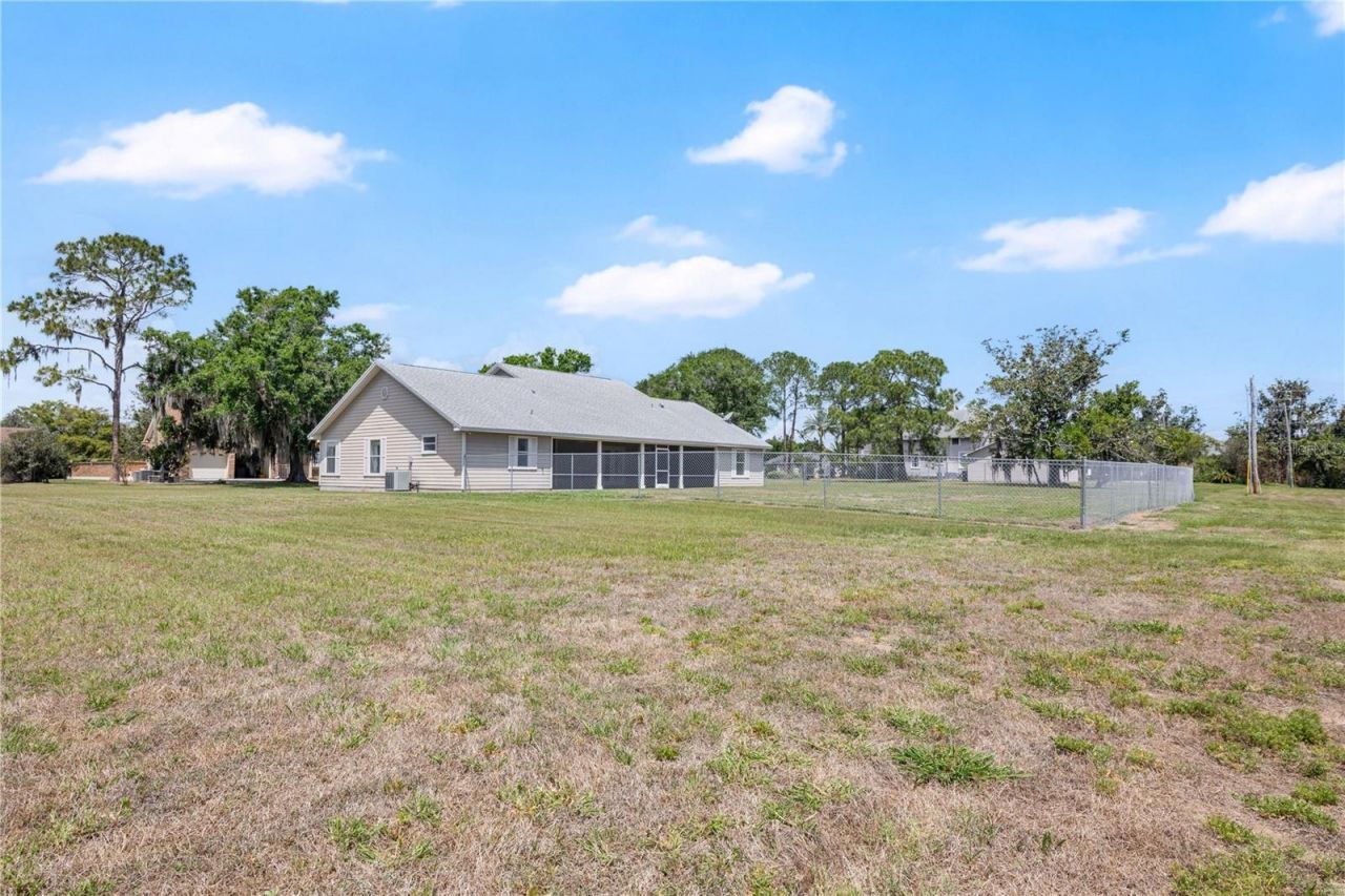 2105 Clubhouse Road, Lakeland, FL 33813 Photo