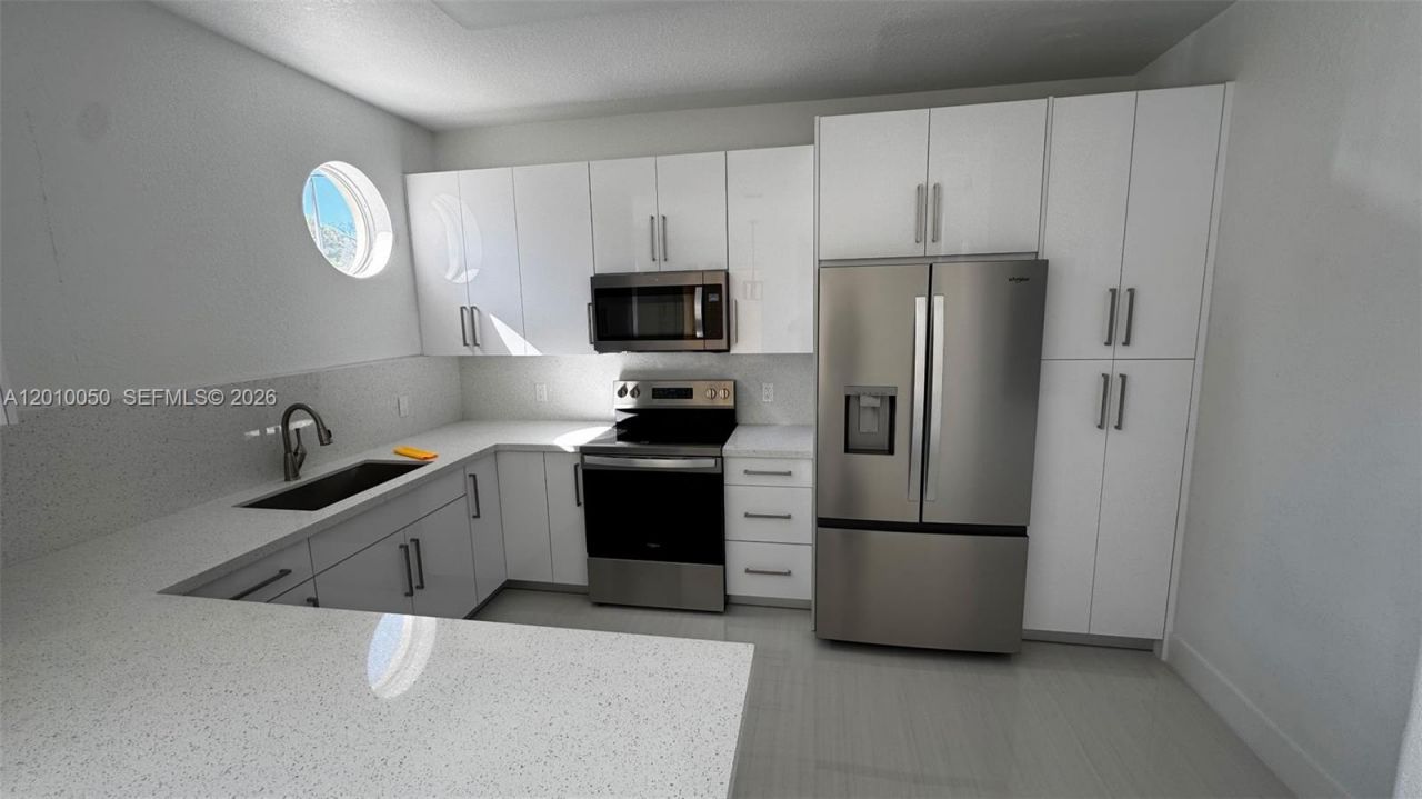 10012 NW 7th St , Unit 112, Miami, FL 33172 Photo