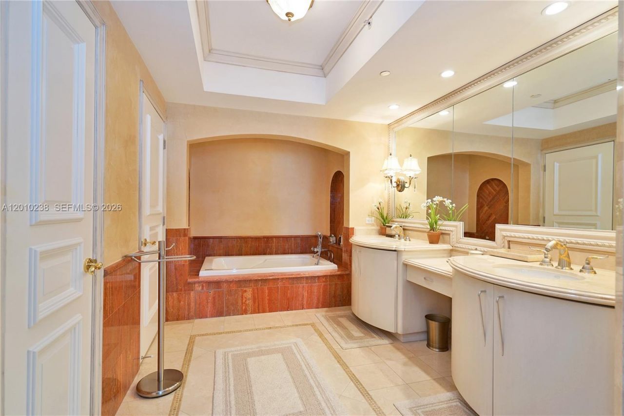 17875 Collins Ave, Unit 3605, Sunny Isles Beach, FL 33160 Photo