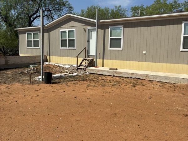 60 Childers Road, Artesia Wells, TX 78001