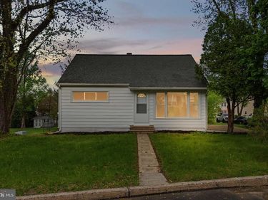115 GREEN STREET, GREEN LANE, PA 18054