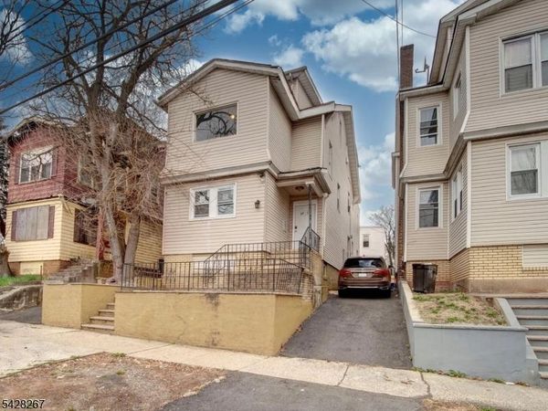 49 Parkview Ter, Newark, NJ 07112