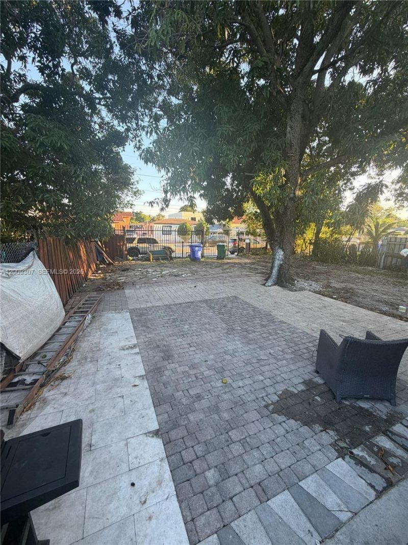 1111 NW 26th St, Miami, FL 33127 Photo