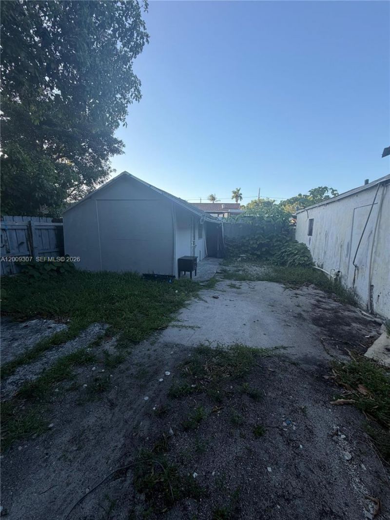 1111 NW 26th St, Miami, FL 33127 Photo