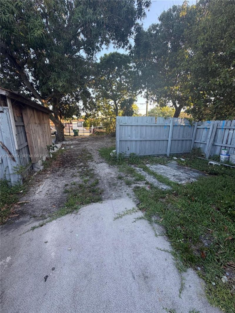 1111 NW 26th St, Miami, FL 33127 Photo