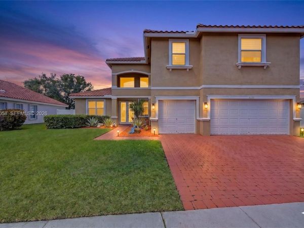 18901 SW 15th St, Pembroke Pines, FL 33029