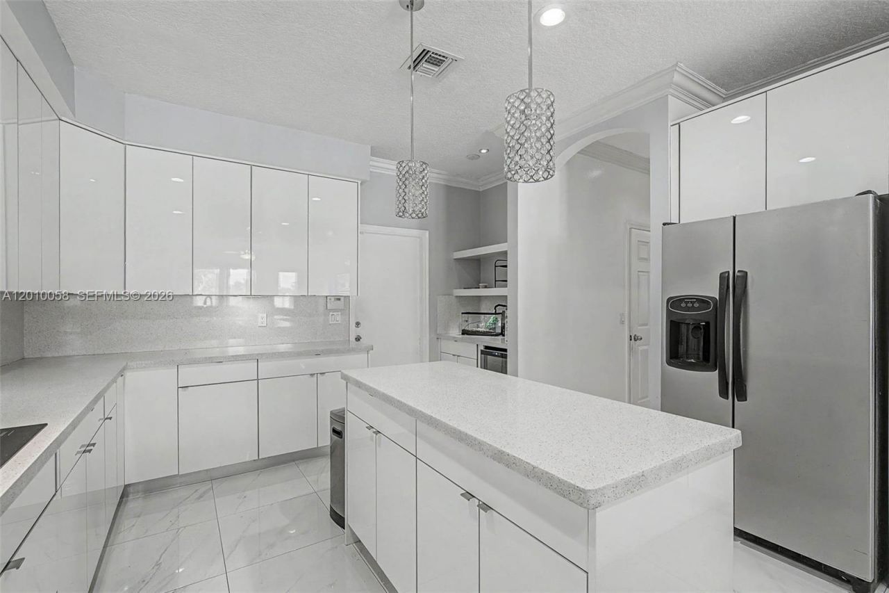 18901 SW 15th St, Pembroke Pines, FL 33029 Photo