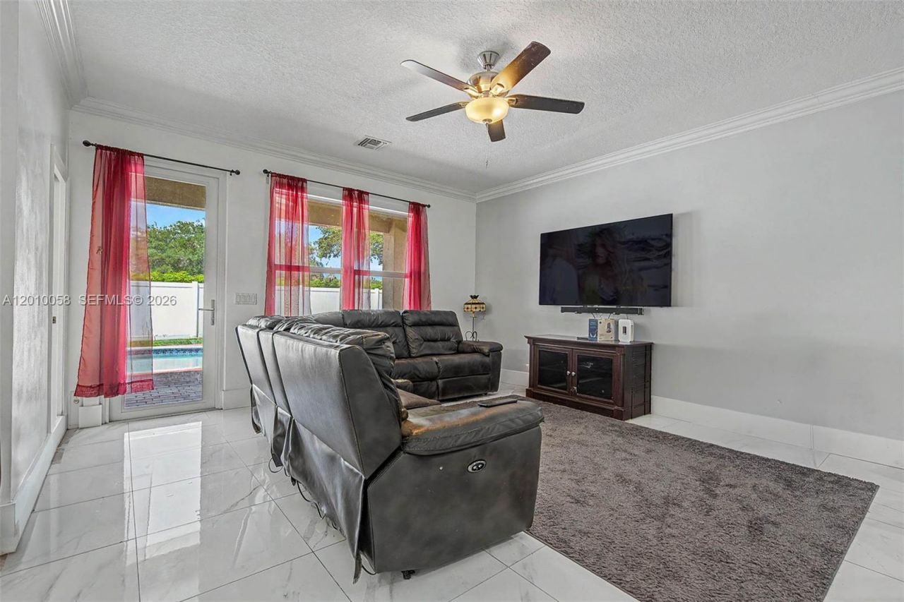 18901 SW 15th St, Pembroke Pines, FL 33029 Photo